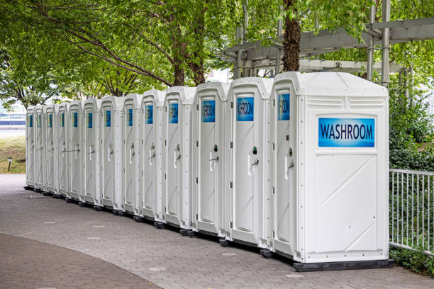 Best Portable restroom trailer rental  in Grenelefe, FL